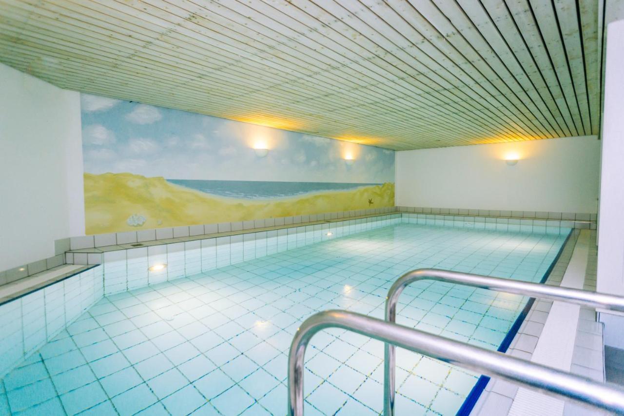 Gemuetliche Wohnung Unter Reet Mit Pool Und Sauna In Кайтум Екстер'єр фото